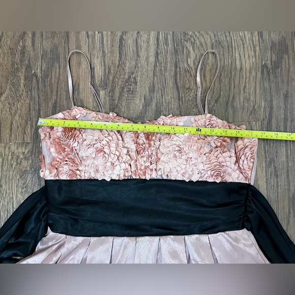 B. Darlin Pink Formal Dress Size 13/14 in Youth/Size 6 Women - Picture 11 of 16